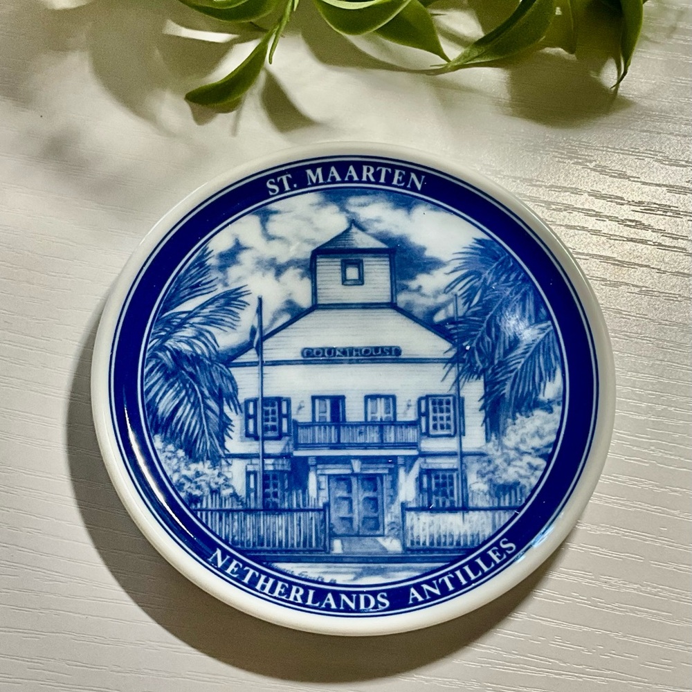 🌸 Beautiful Memory of St. Maarten - Fine Miniature Porcelain Plate 🌸